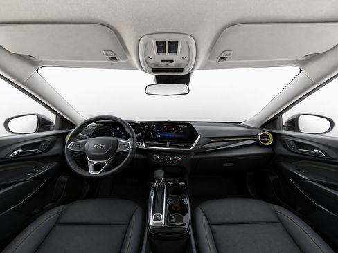 Used 2024 Chevrolet Trax ACTIV w/ Sunroof Package FWD image 12