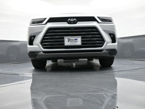 Certified 2024 Toyota Grand Highlander Platinum image 29