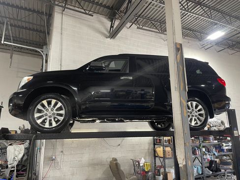 Used 2016 Toyota Sequoia Limited AWD/4WD image 89