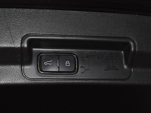 Used 2022 Ford Explorer XLT w/ Equipment Group 202A image 35