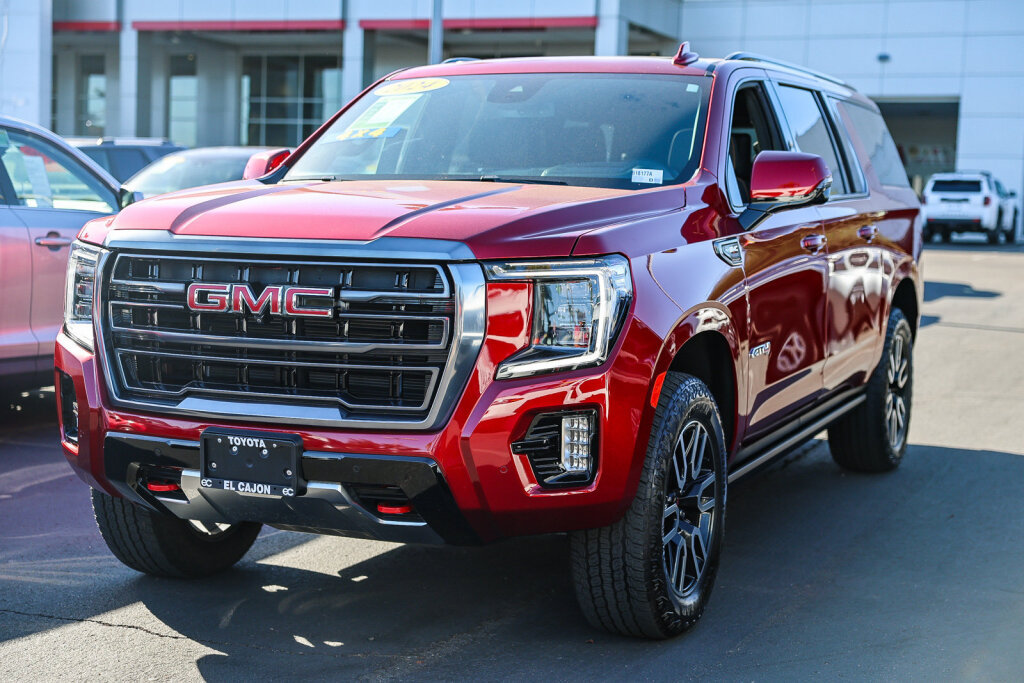 Used 2024 GMC Yukon XL AT4 w/ AT4 Premium Plus Package AWD/4WD image 25