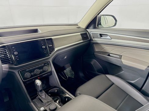 Used 2023 Volkswagen Atlas SE w/ Panoramic Sunroof Package image 22