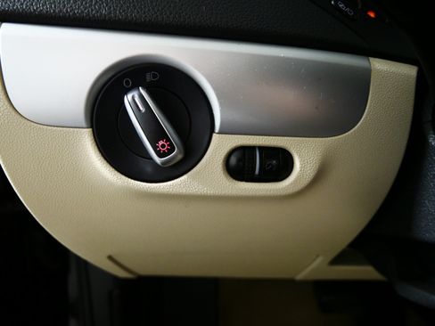 Used 2014 Volkswagen Jetta SE FWD image 26