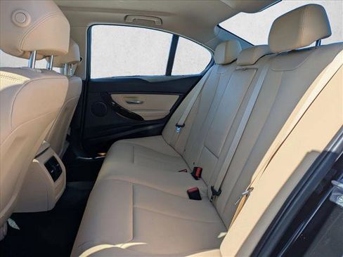 Used 2017 BMW 320i Sedan image 17