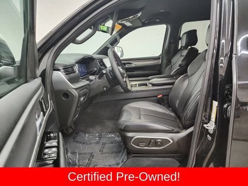 Certified 2025 Jeep Wagoneer Series II AWD/4WD image 12