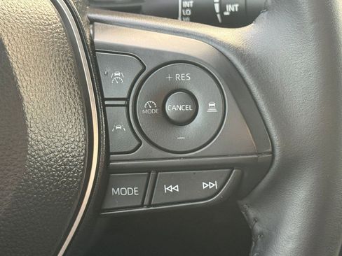 Certified 2025 Toyota Corolla SE image 27