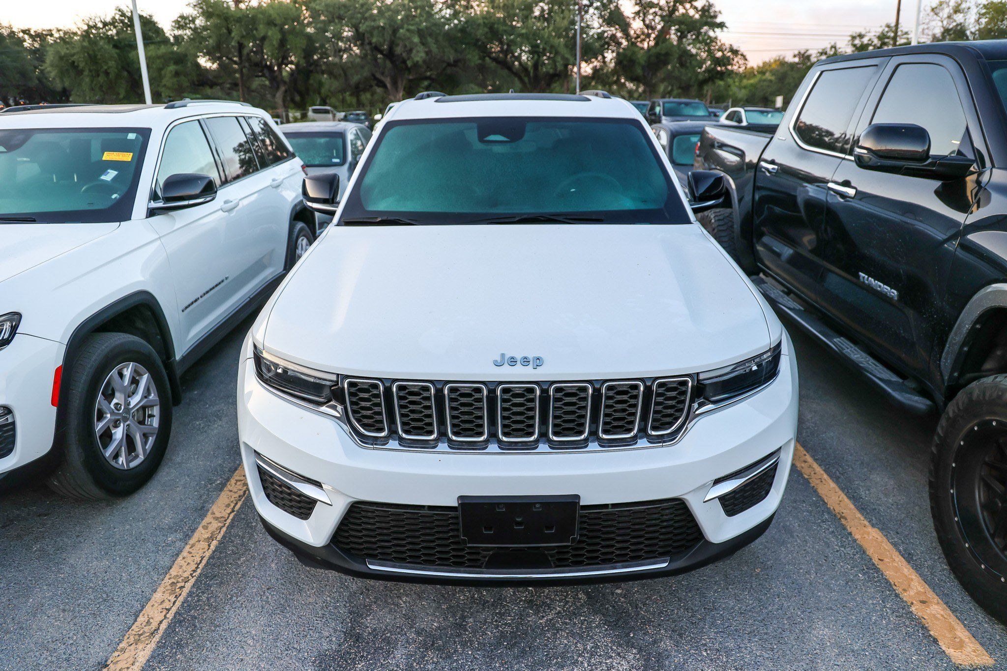 Used 2024 Jeep Grand Cherokee Limited 4xe AWD/4WD image 5