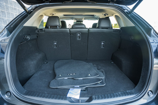 Used 2025 MAZDA CX-5 AWD 2.5 S w/ Premium Plus Pkg image 14