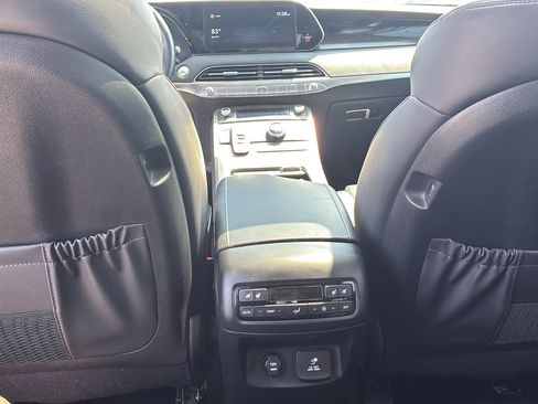 Used 2022 Hyundai Palisade Limited FWD image 26