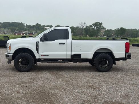 Used 2023 Ford F250 XLT AWD/4WD image 9