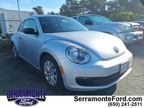 Used 2013 Volkswagen Beetle 2.5 image 1
