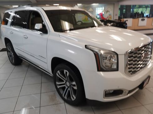 Used 2018 GMC Yukon Denali w/ Open Road Package AWD/4WD image 15