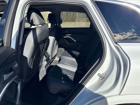 Used 2025 Audi Q5 2.0T Premium image 16