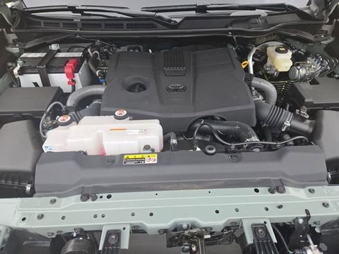 Used 2025 Toyota Tundra Limited image 21