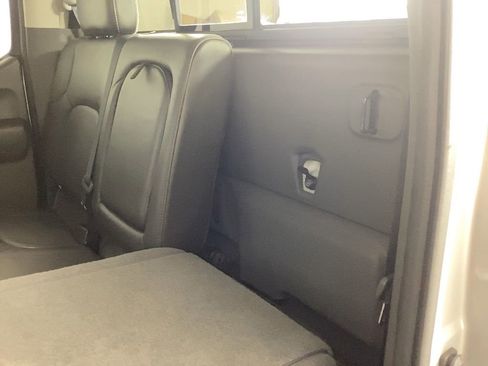 Used 2015 Nissan Frontier PRO-4X image 17