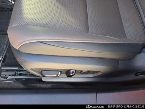 Used 2025 Lexus ES 300h 300h w/ Premium Package image 16