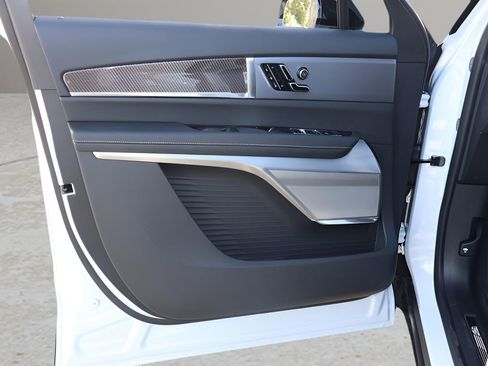 New 2026 Cadillac Vistiq Sport image 16