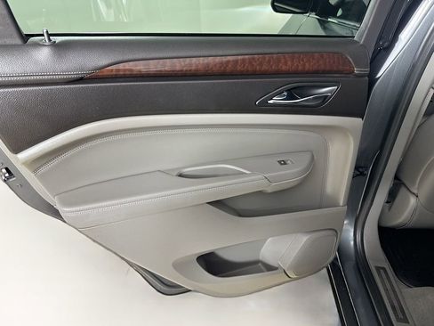 Used 2010 Cadillac SRX Premium image 18