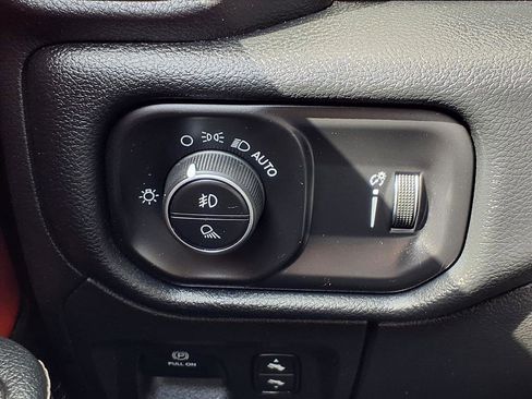 Used 2020 RAM 1500 Rebel image 9