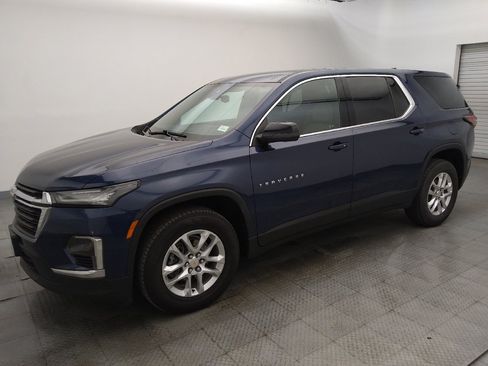 Used 2022 Chevrolet Traverse LS FWD image 2