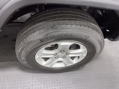 Used 2019 Jeep Wrangler Unlimited Sport S image 27