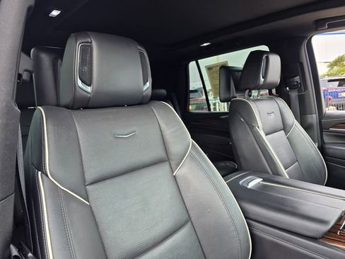 Used 2023 Cadillac Escalade Premium Luxury AWD/4WD image 11