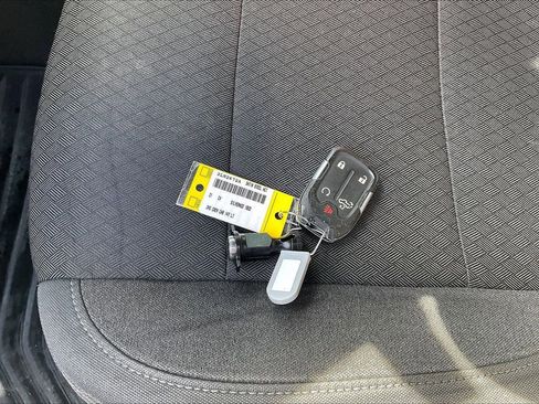 Used 2021 Chevrolet Silverado 1500 LT image 32