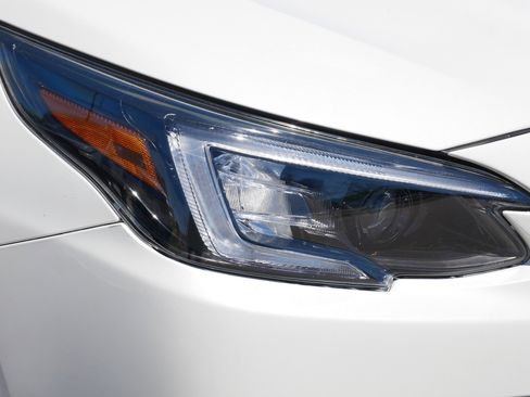 Used 2020 Subaru Outback AWD/4WD image 16