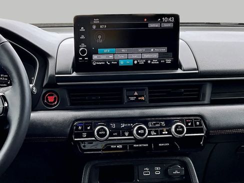 Used 2025 Honda Pilot Black Edition image 7