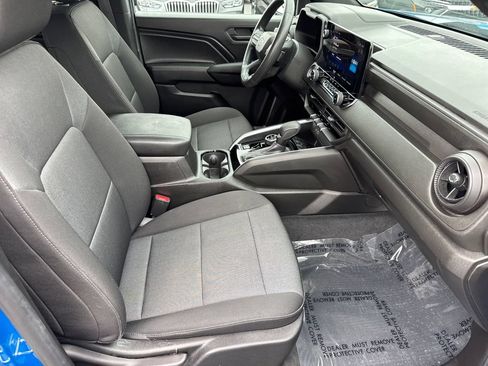Used 2023 Chevrolet Colorado Trail Boss w/ Technology Package AWD/4WD image 15