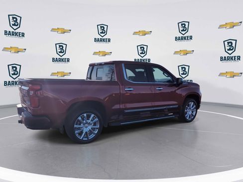 Used 2025 Chevrolet Silverado 1500 High Country AWD/4WD image 8