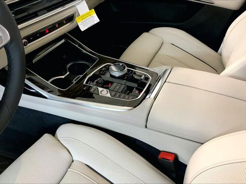 New 2026 BMW X7 xDrive40i w/ Executive Package image 7