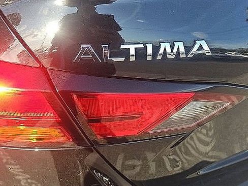 Used 2020 Nissan Altima 2.5 SV FWD image 5