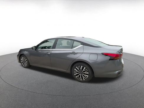 Used 2026 Nissan Altima 2.5 SV FWD image 8
