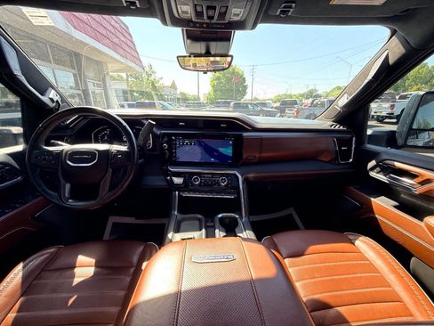 Used 2024 GMC Sierra 3500 Denali Ultimate image 39