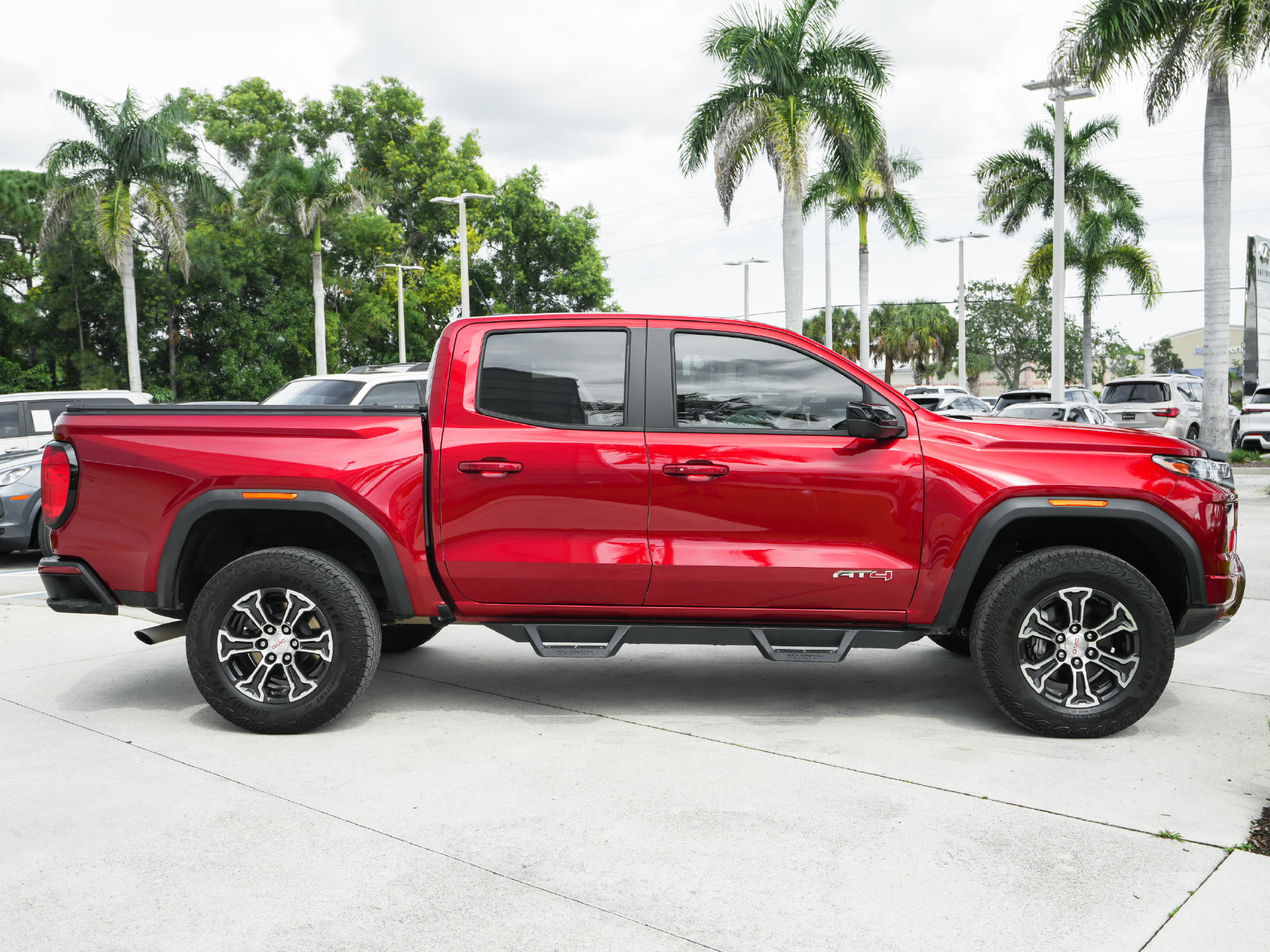 Used 2023 GMC Canyon AT4 w/ Technology Package AWD/4WD image 30