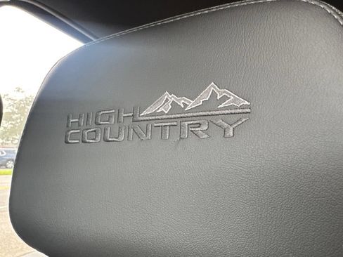 Used 2019 Chevrolet Silverado 1500 High Country w/ Technology Package AWD/4WD image 47