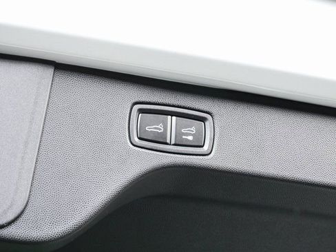 New 2026 Porsche Macan 4S Electric AWD/4WD image 33