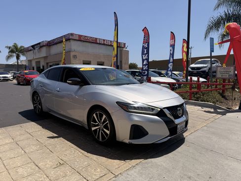 Used 2021 Nissan Maxima 3.5 SV w/ Floor Mat Group FWD image 2