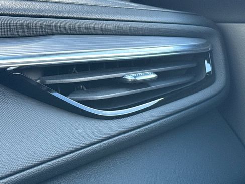 Used 2025 Buick Enclave Preferred image 27