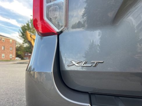 Used 2022 Ford Explorer XLT w/ Equipment Group 202A image 10