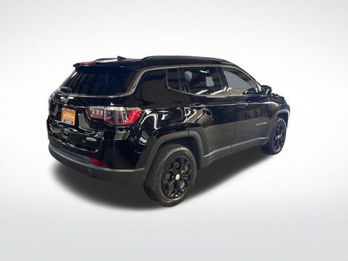 Used 2024 Jeep Compass Latitude AWD/4WD image 5