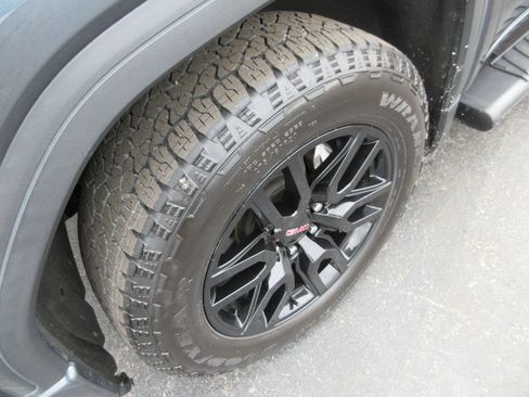 Used 2020 GMC Sierra 1500 Elevation w/ Elevation Value Package AWD/4WD image 14