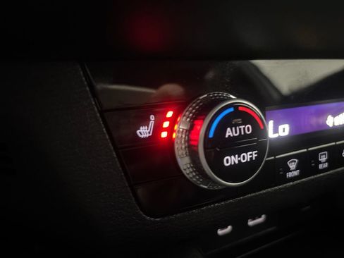 Used 2024 Mitsubishi Outlander SE FWD image 35