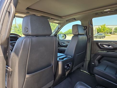 Used 2023 Chevrolet Tahoe Z71 w/ Luxury Package AWD/4WD image 16
