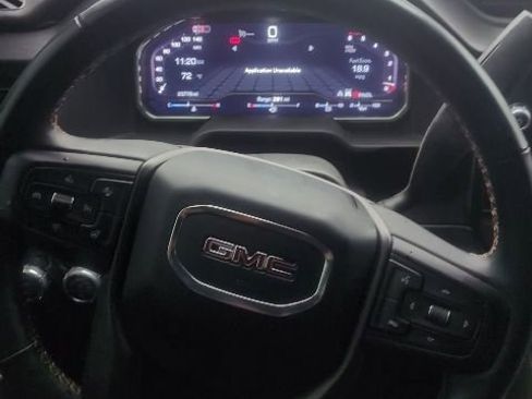 Used 2025 GMC Sierra 2500 AT4 w/ AT4 Premium Plus Package AWD/4WD image 3