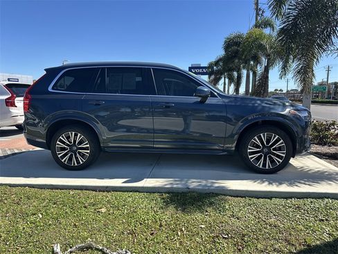 Used 2021 Volvo XC90 T5 Momentum w/ Protection Package Premier image 3