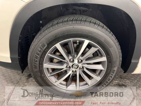 Used 2018 Toyota Highlander XLE FWD image 20