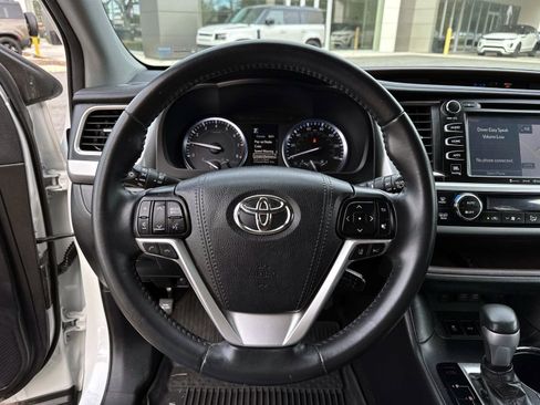 Used 2019 Toyota Highlander Limited image 27
