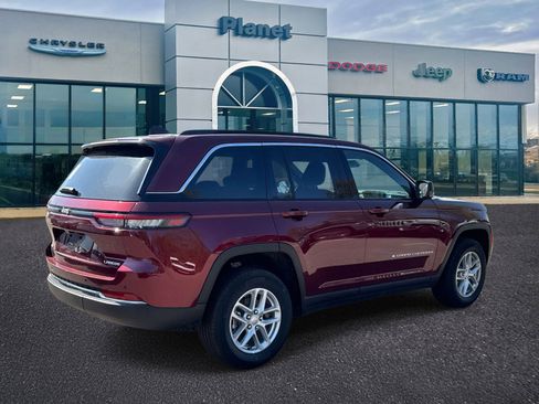 Used 2025 Jeep Grand Cherokee Laredo X w/ Luxury Tech Group I AWD/4WD image 2